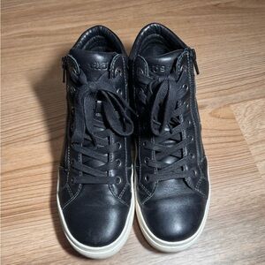 Taos Footwear Black High-Top Women's Sneakers